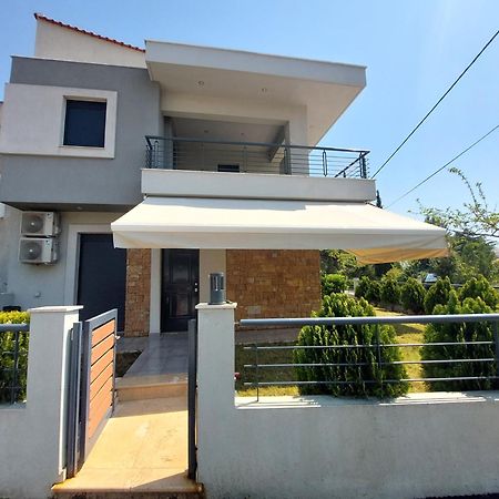 Nikiti Modern Villa Exterior photo
